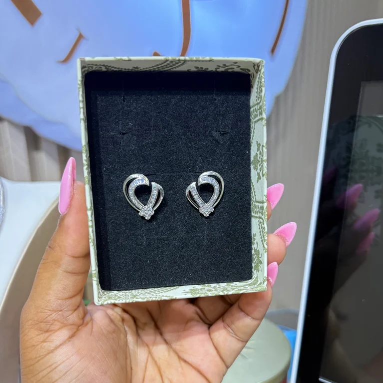 Love Shaped Earring
