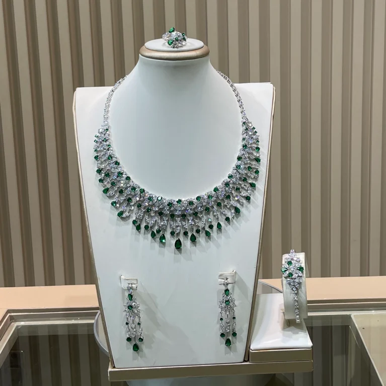 Green Detailed Set